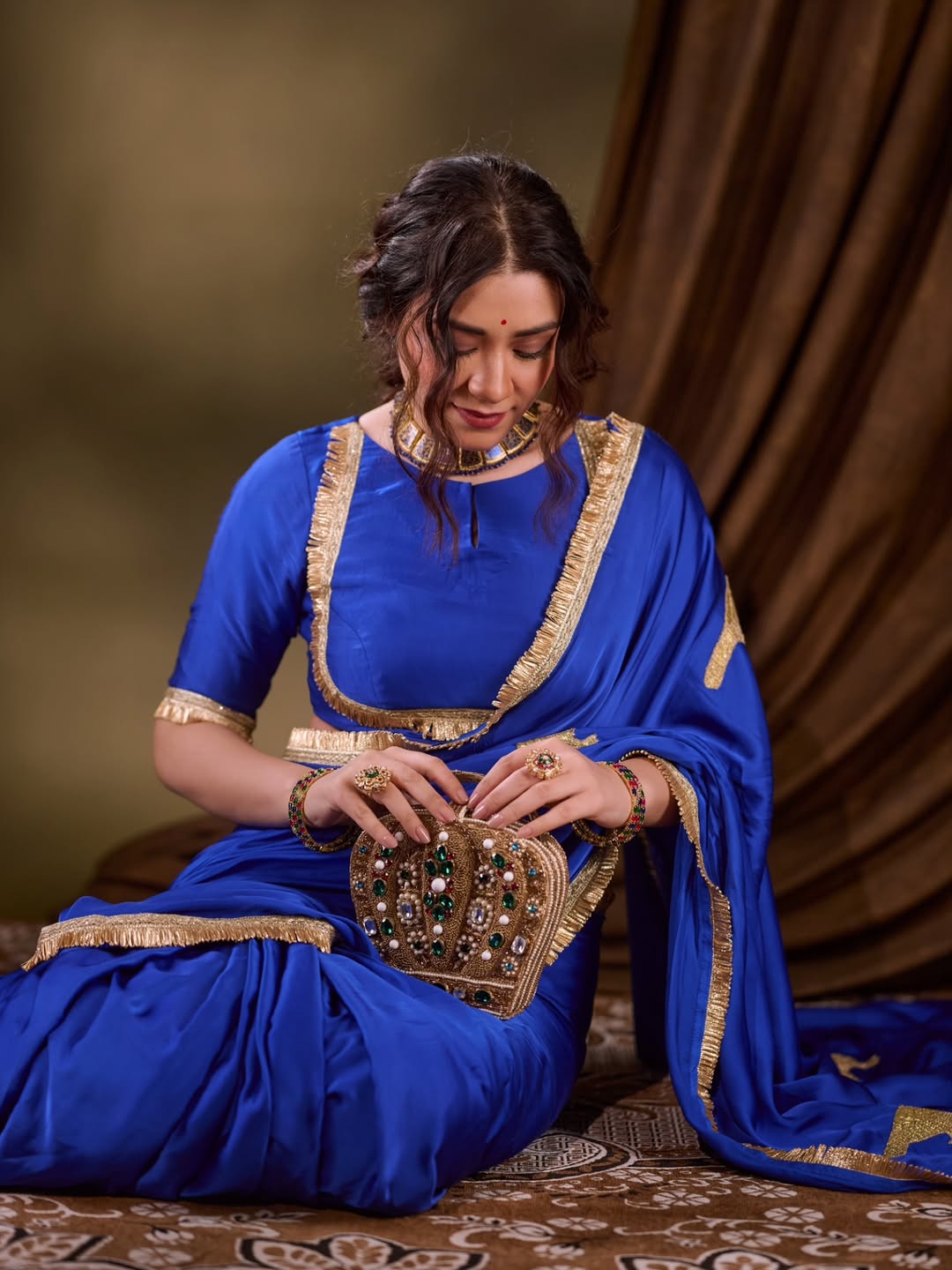 ANCHAL SINGH Wearing Crown Minaudière