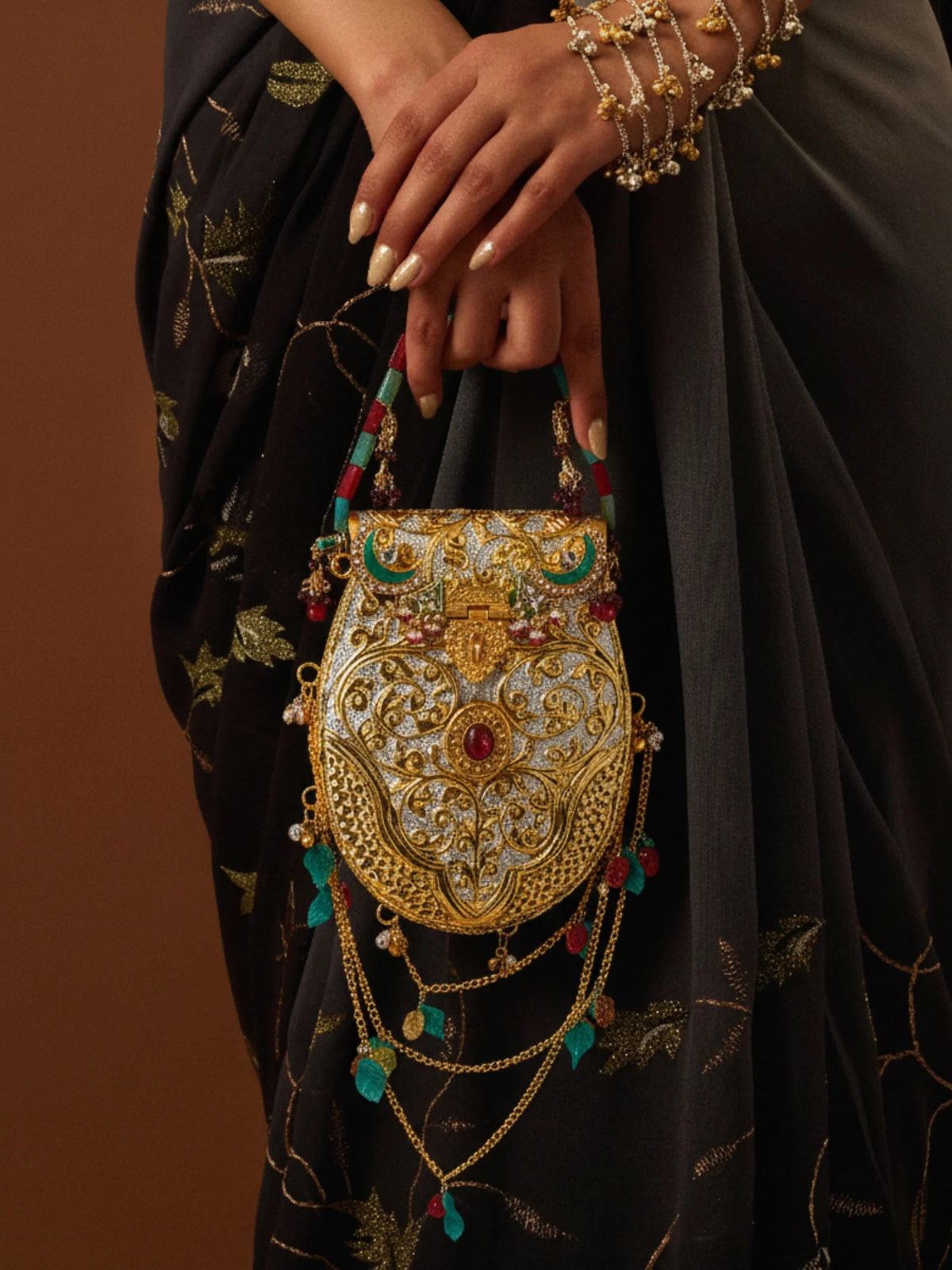 Aarunya Kundan Bag