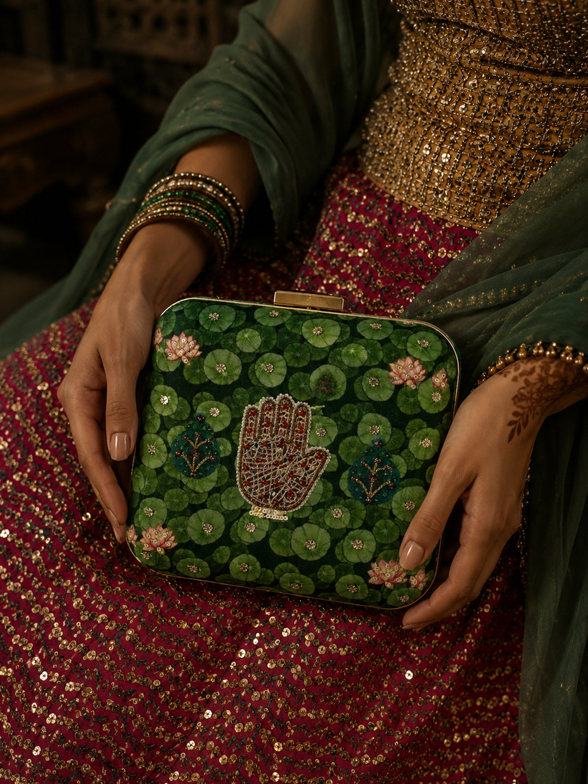 Hastkala Embroidered Clutch