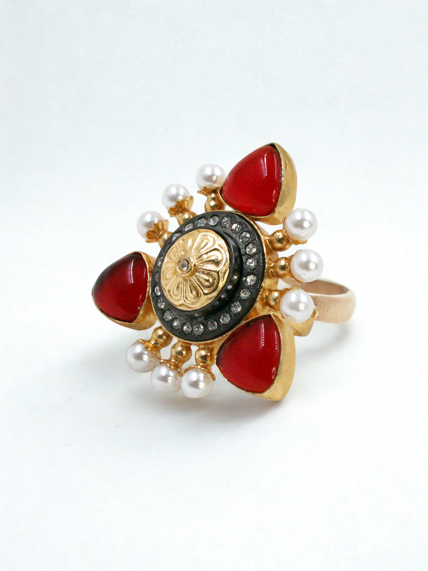 Raisena Ring