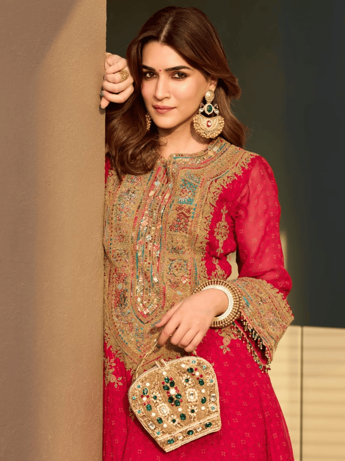 KRITI SANON Wearing Crown Gold Beads & Crystals Minaudière