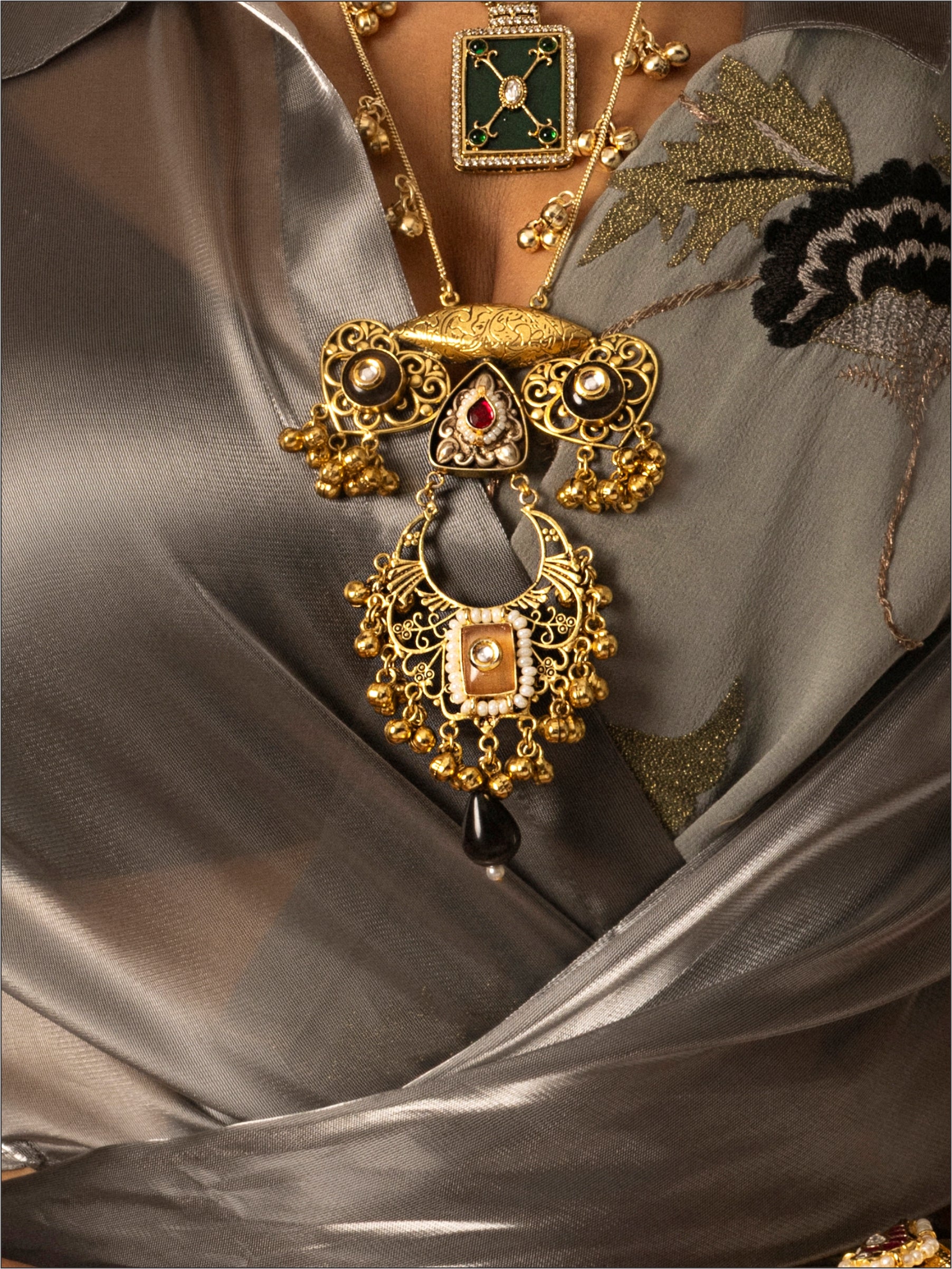 Afsana Chandbali gungroo Necklace