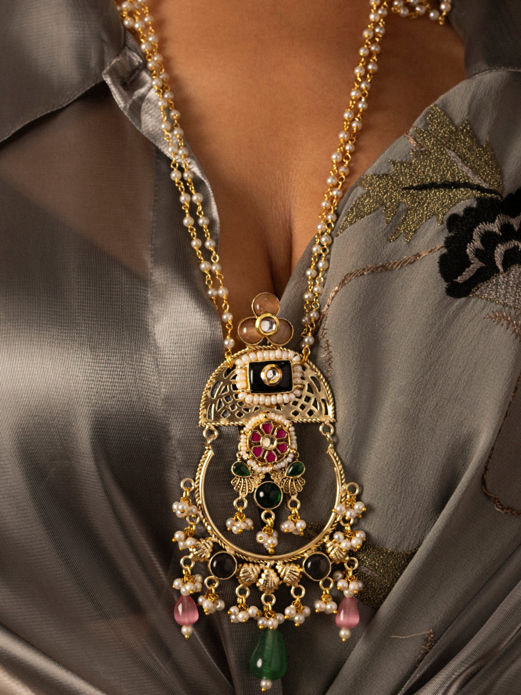 Nooré Chand Pendant Necklace