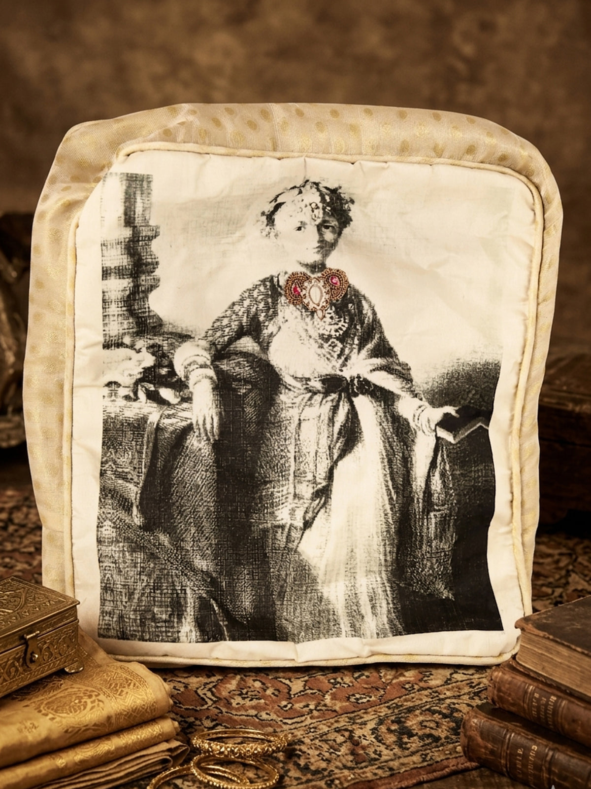 The Maharani’s Saree Folder