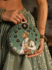Raazdaar Embroidered Clutch