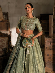 Raazdaar Embroidered Clutch
