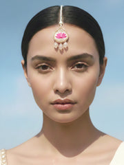 Gulabi Kamal Mangtikka